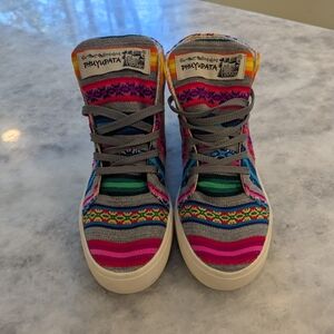 High Top Tennis Shoe Wmns Sz7 Phuyupata Peruvian Hand Made NWOt Rainbow Girlhood
